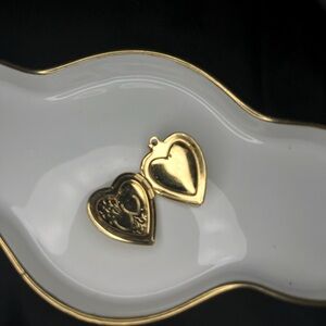 Gold-toned Vintage Heat Locket/Pendant